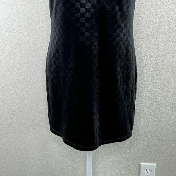 Elodie Dark Gray Pullover Velvet Checkered Spaghetti V-Neck Mini Dress Medium - Picture 6 of 13